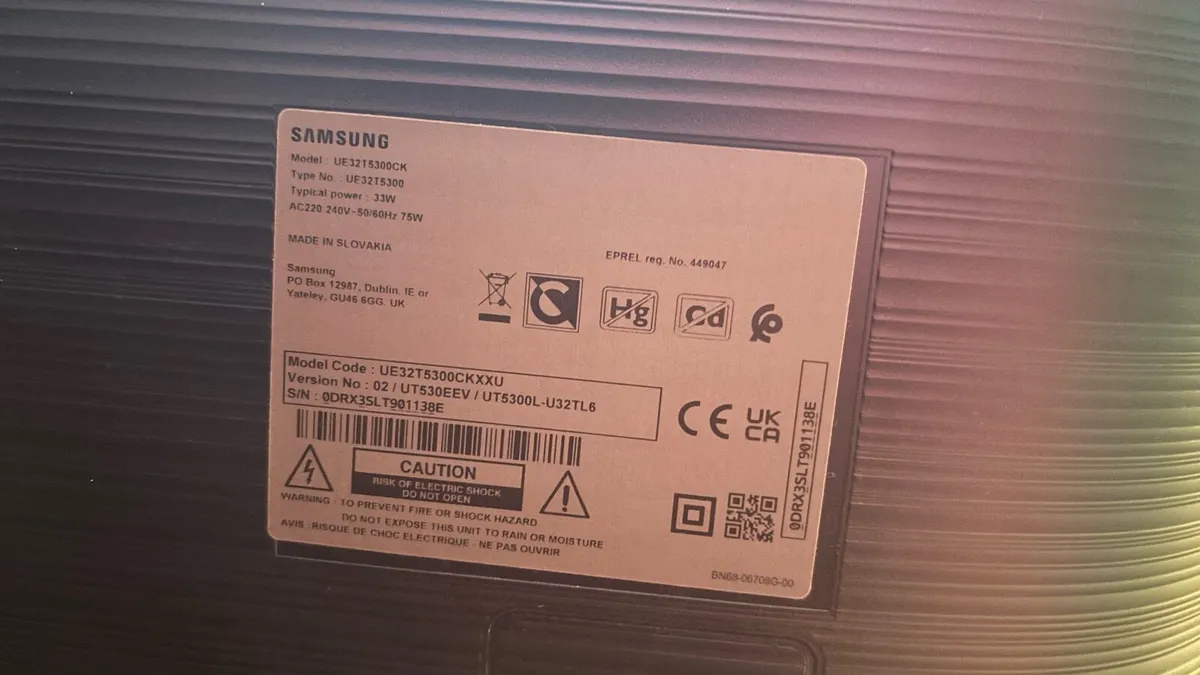 32” Samsung HDR Smart TV - Image 4