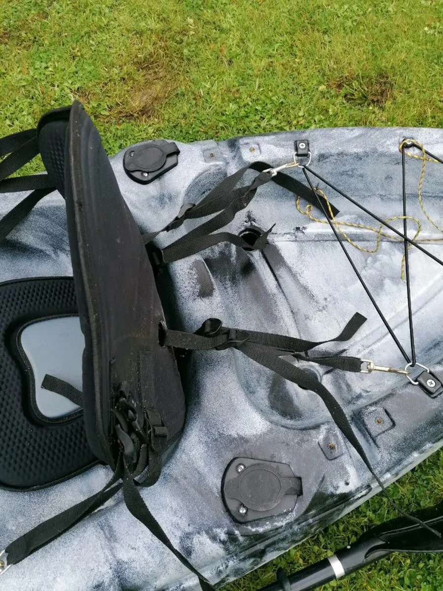 9ft MCG Sea Kayak - Image 4