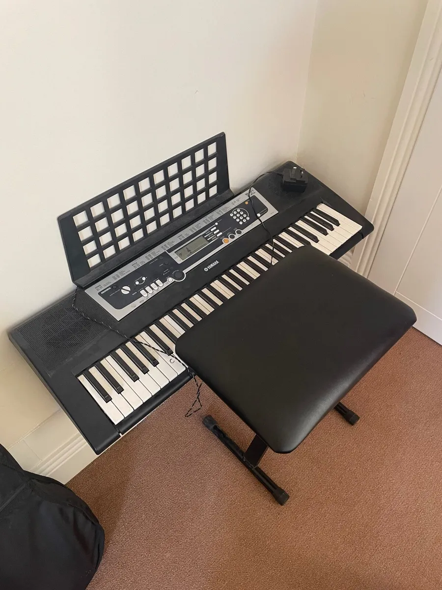Keyboard & chair for sale - Image 4
