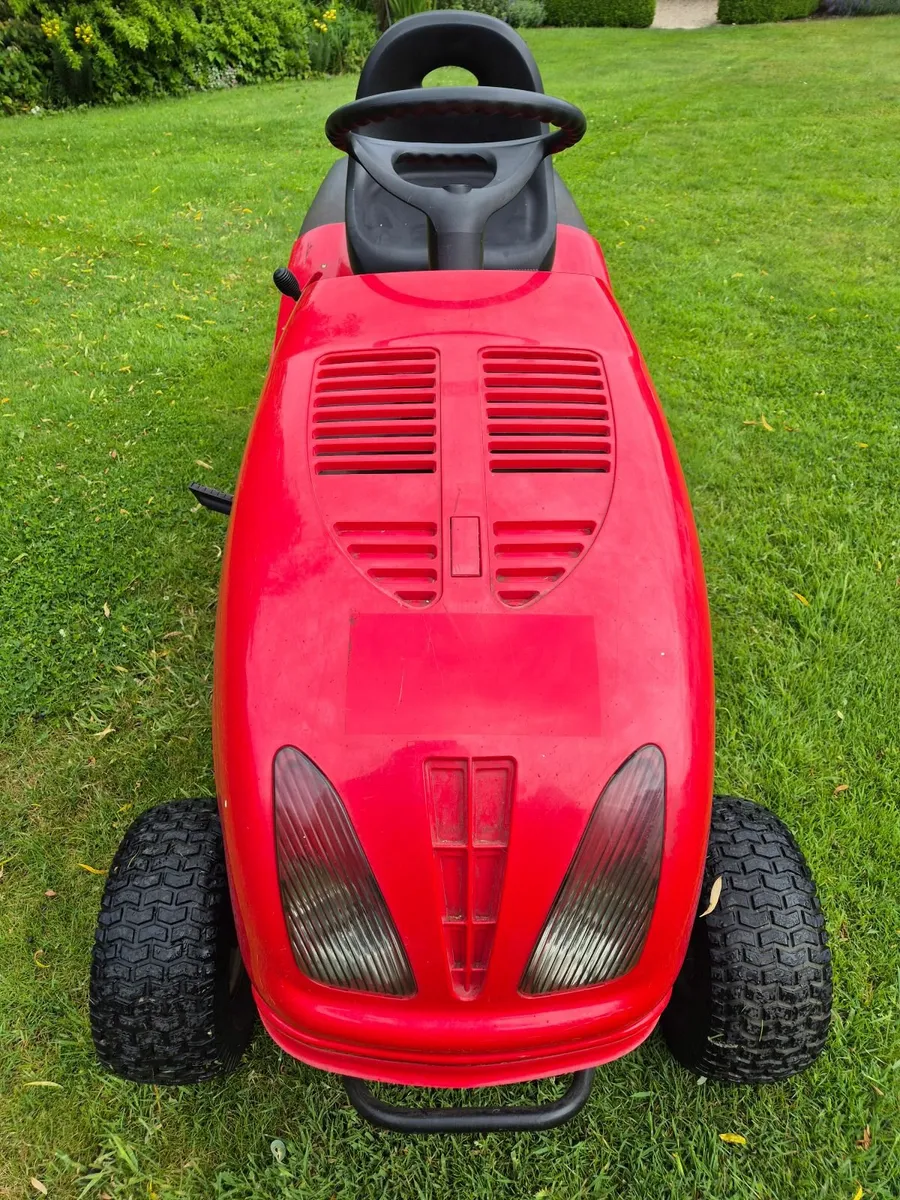 Castel Twin Cut 13.5/90 Ride On Lawnmower - Image 3