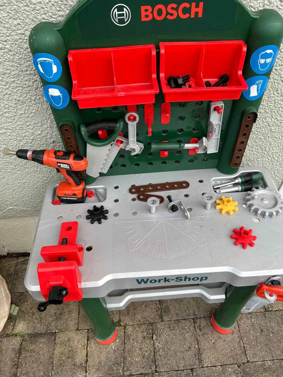Children’s Bosch work bench - Image 1