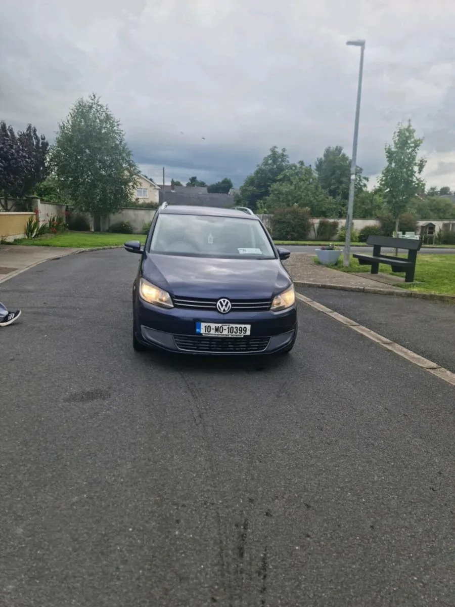 Volkswagen Touran 2010 - Image 1