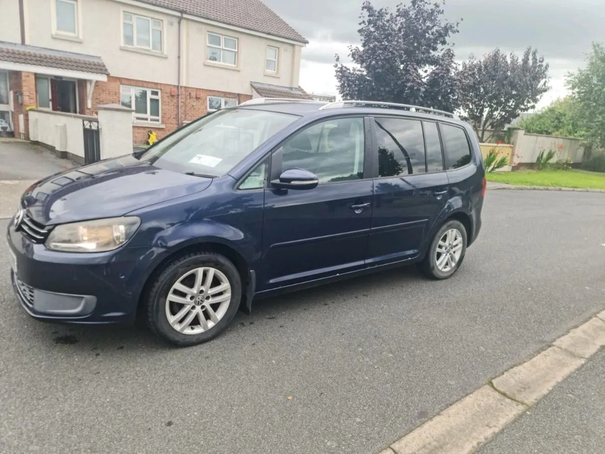 Volkswagen Touran 2010 - Image 2