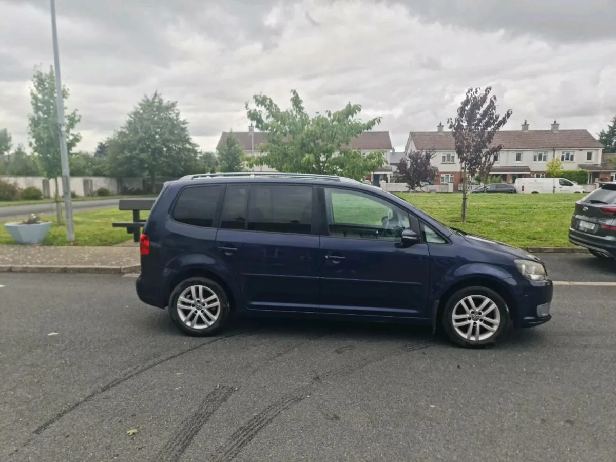 Volkswagen Touran 2010 - Image 3