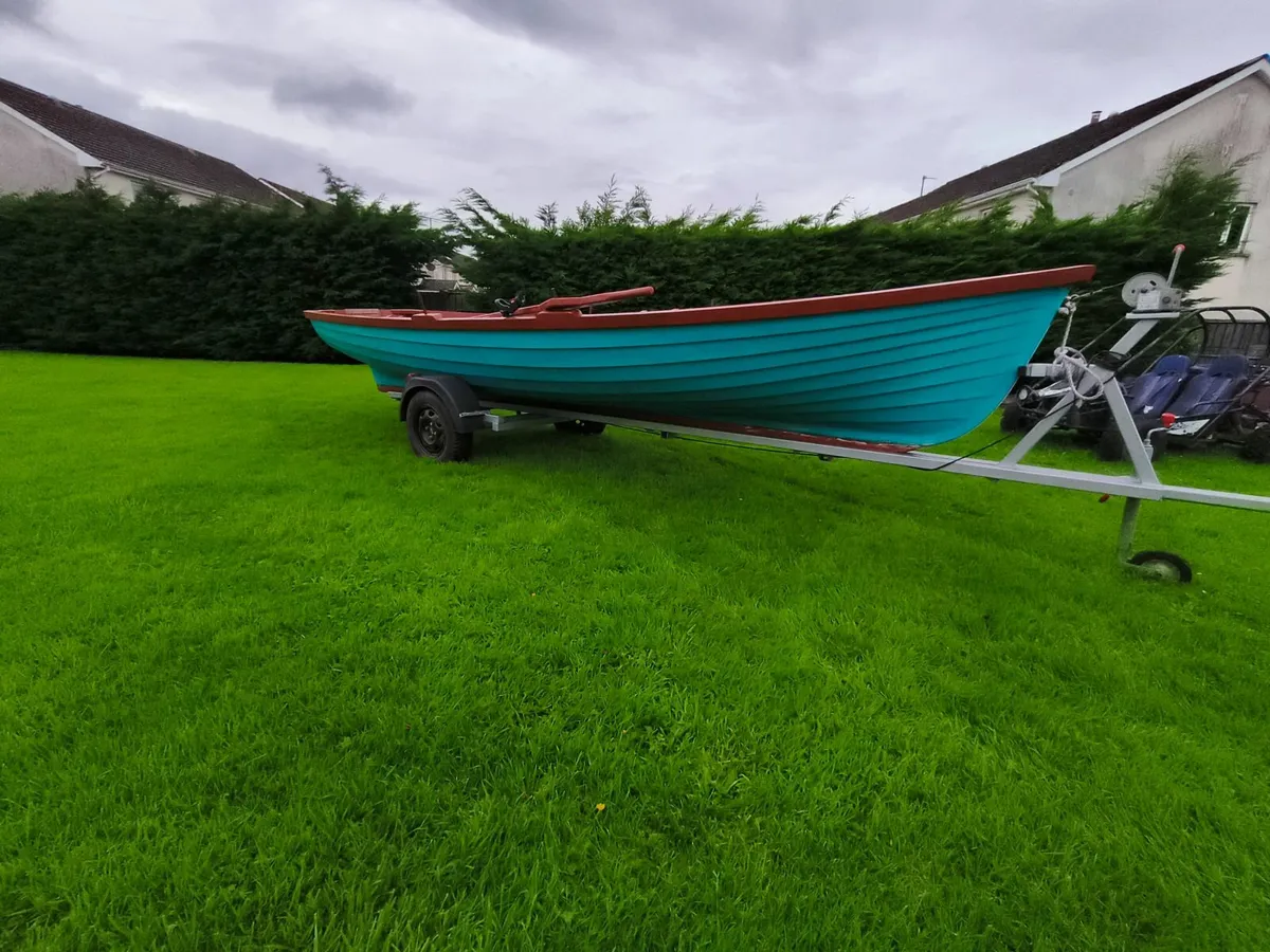 19ft Lake boat - Image 1