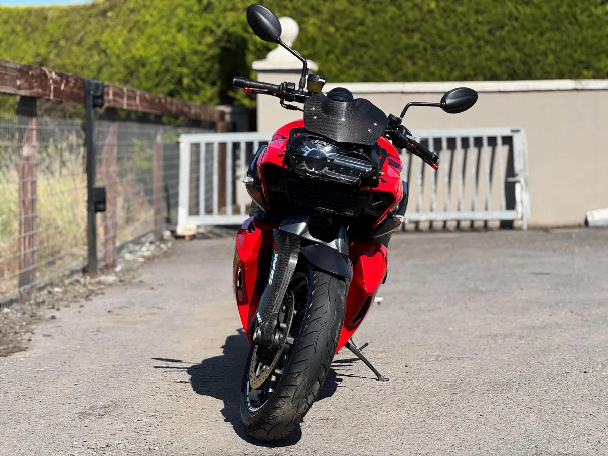 🌟2014 BMW 1300R🌟 - Image 4