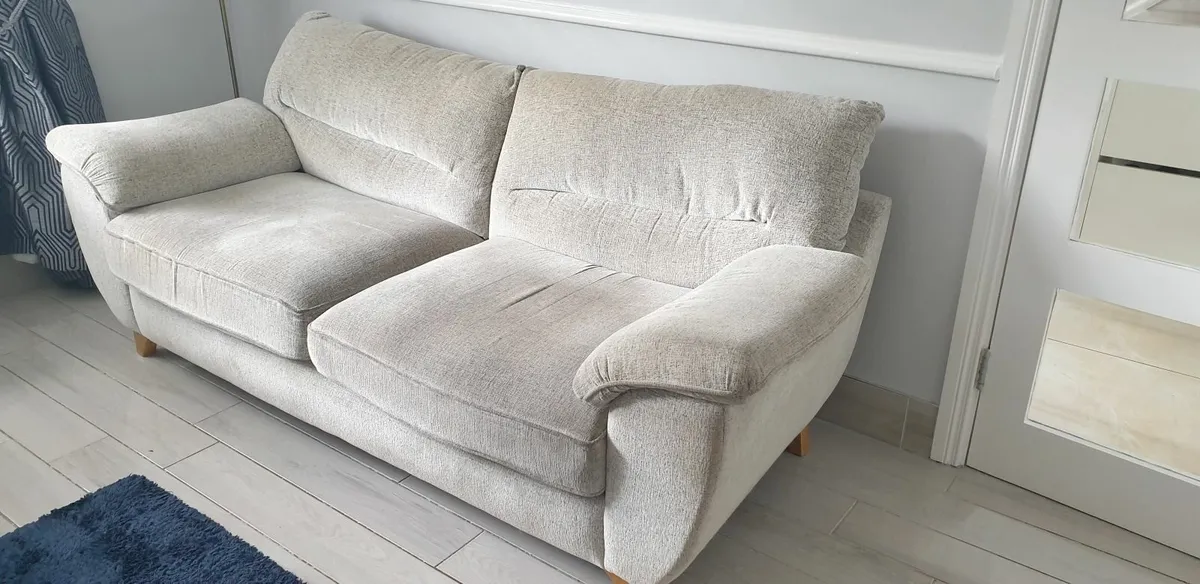 Couch - Image 2