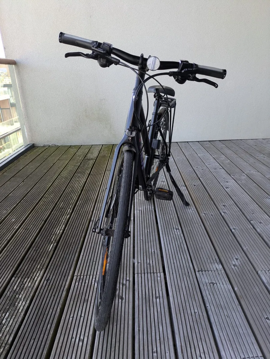 Trek FX 3 Bike - never used! (helmet + lock incl) - Image 2