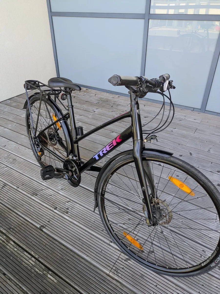 Trek FX 3 Bike - never used! (helmet + lock incl) - Image 3