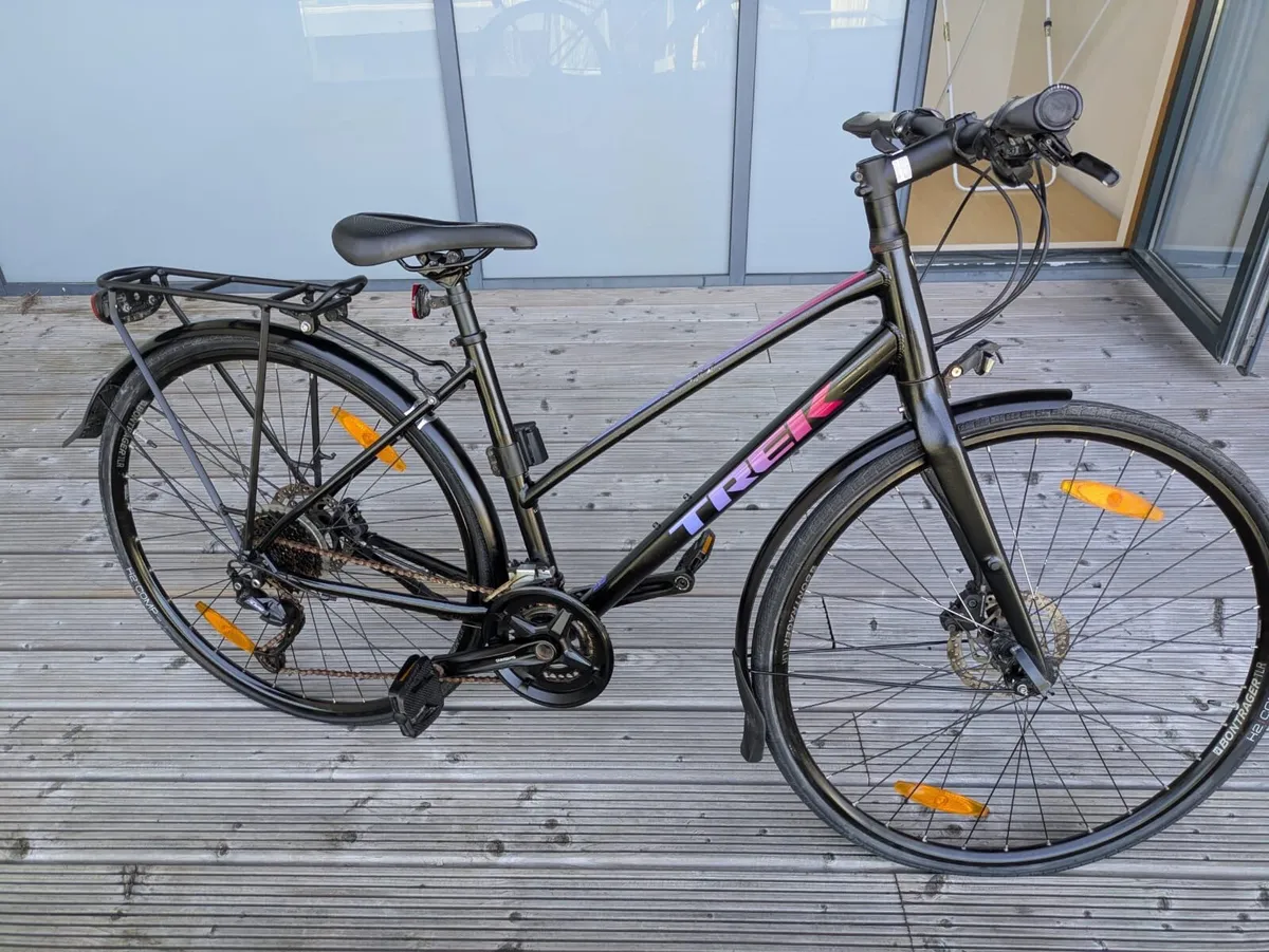 Trek FX 3 Bike - never used! (helmet + lock incl) - Image 4