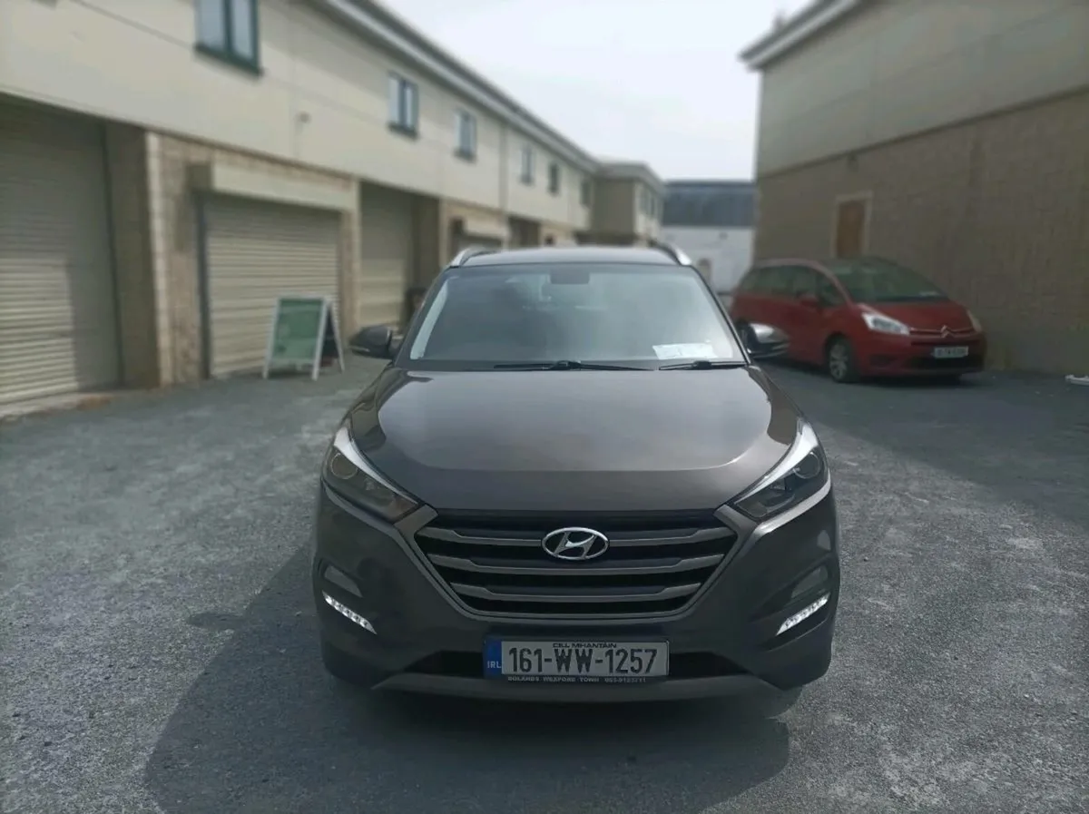 HYUNDAI TUCSON 1.7CRDI EXECUTIVE - Image 2