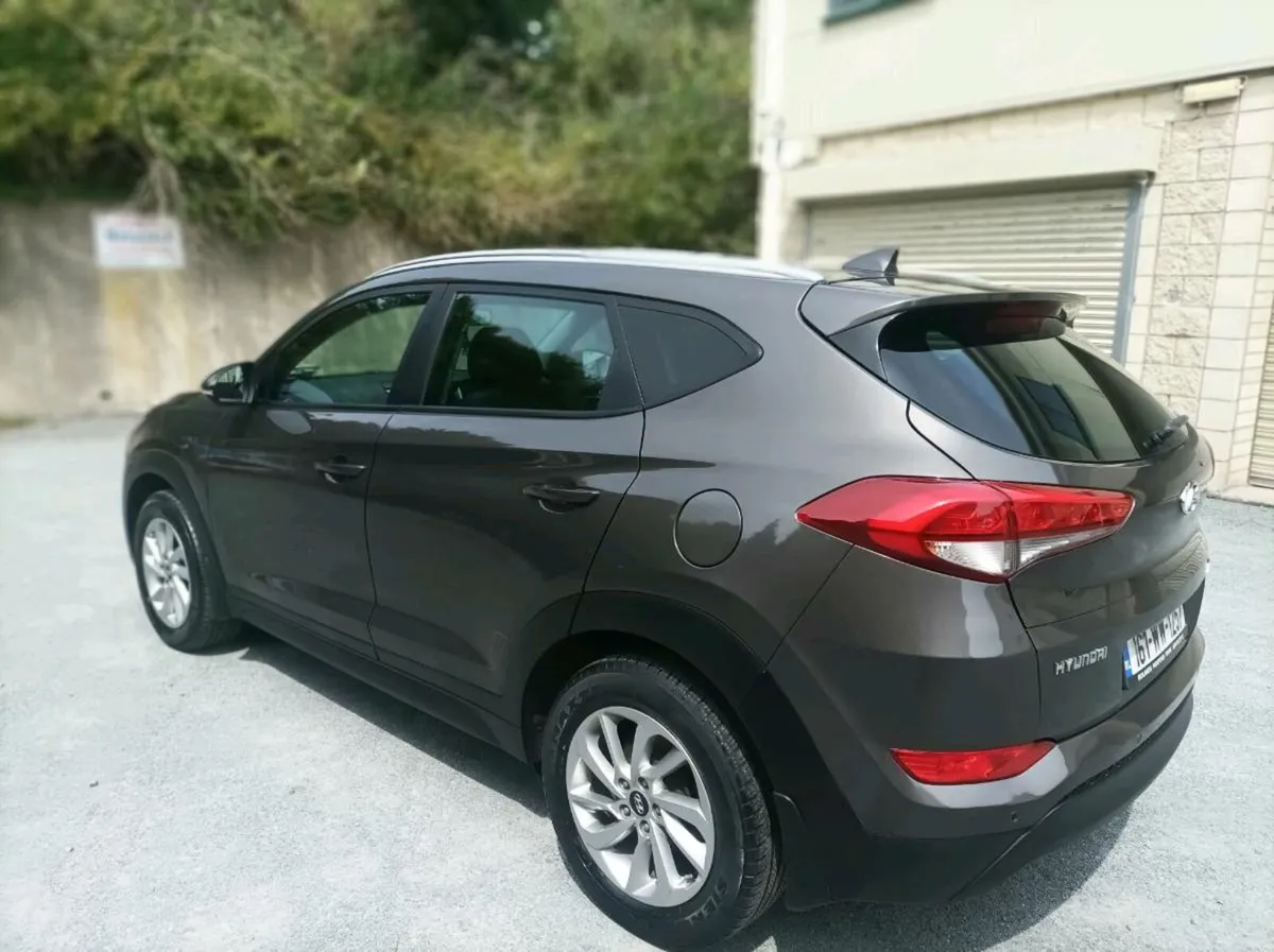 HYUNDAI TUCSON 1.7CRDI EXECUTIVE - Image 4