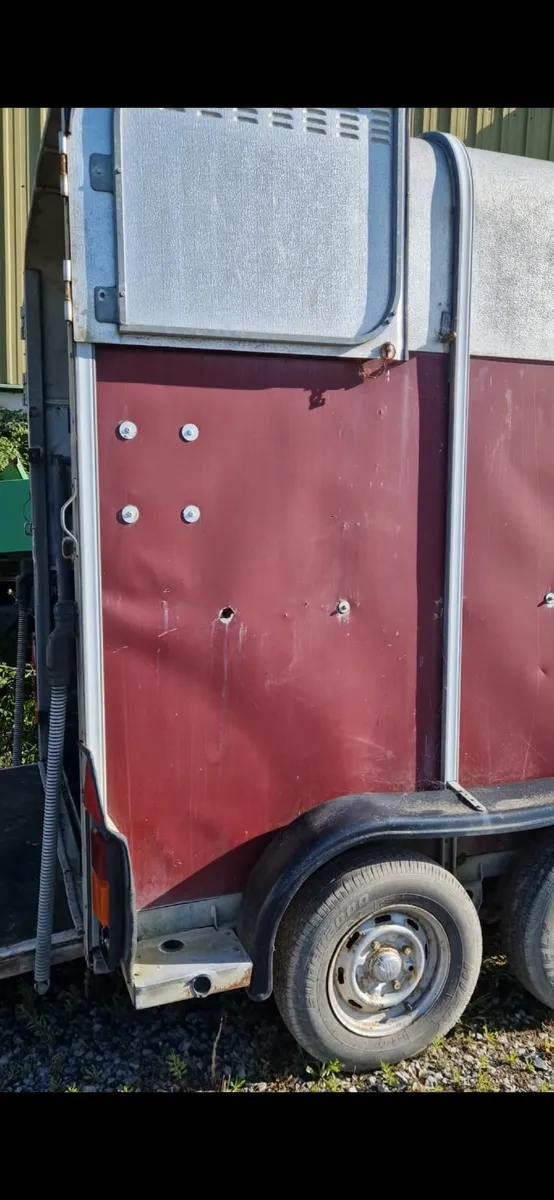 505 horsebox - Image 2