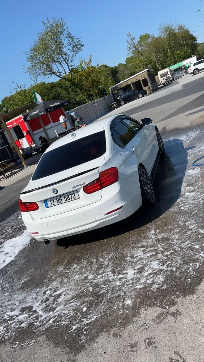 BMW 3-Series 2012 - Image 2