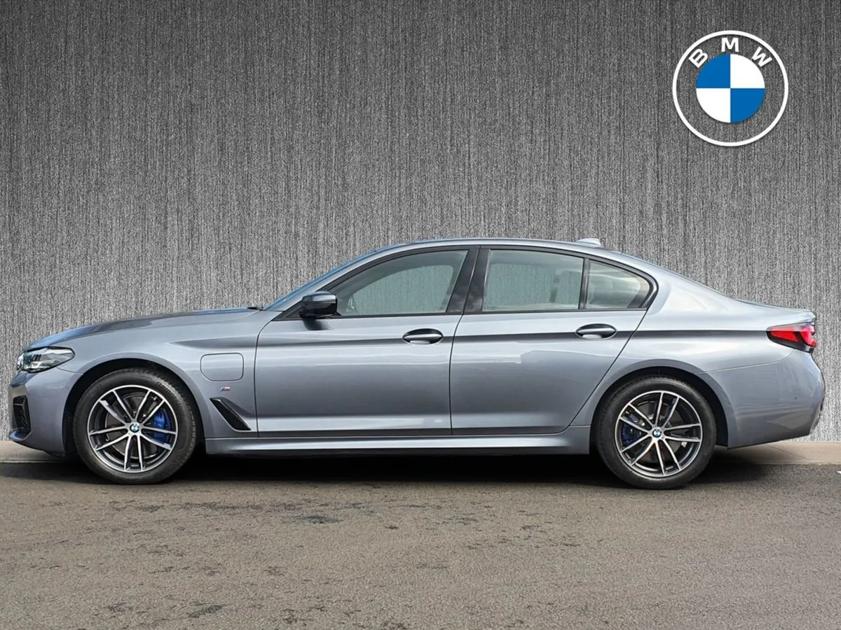 BMW 5 Series 530e M Sport Saloon - Image 4