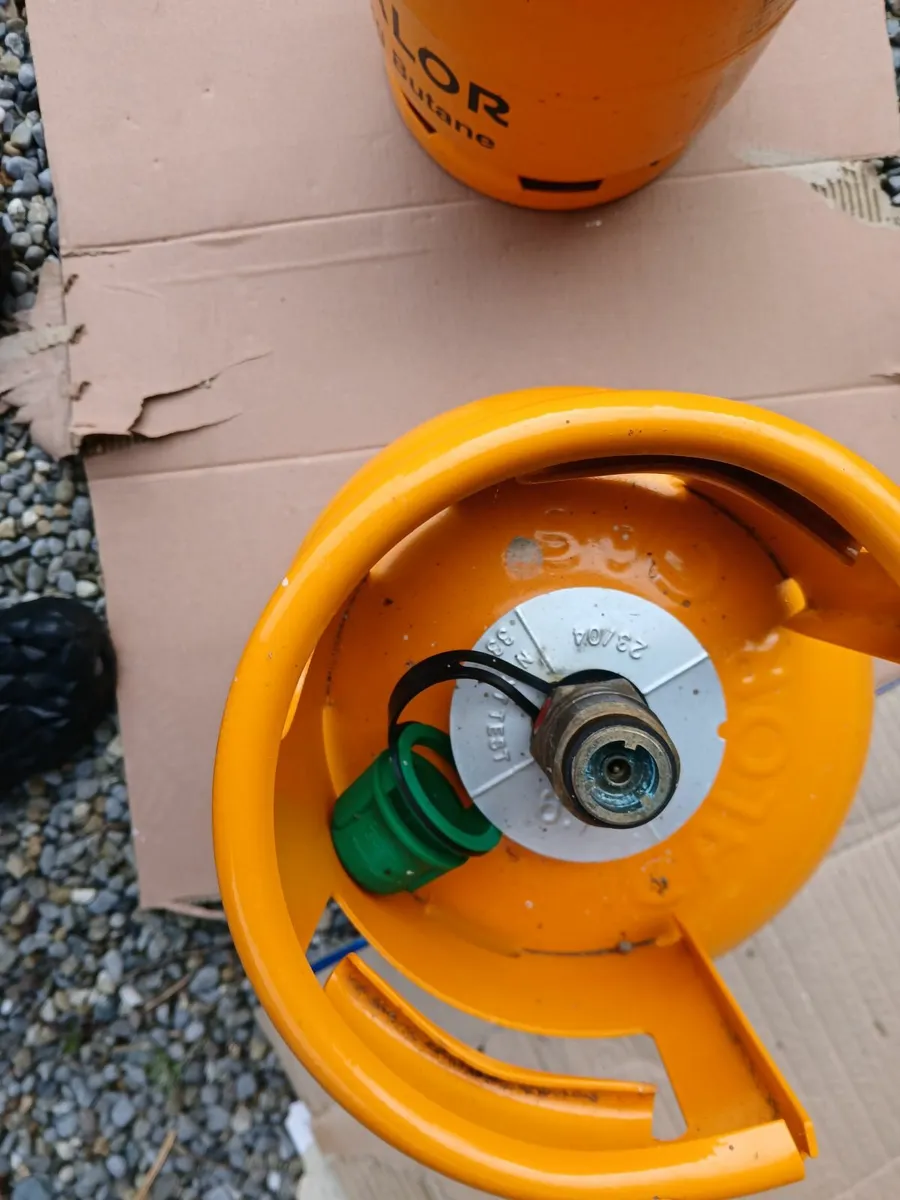 Gas Cylinders - Image 3