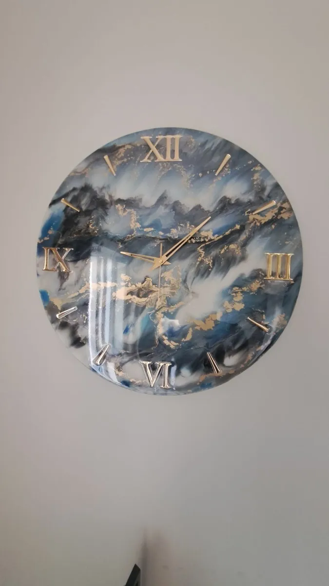 Resin wall clocks - Image 2