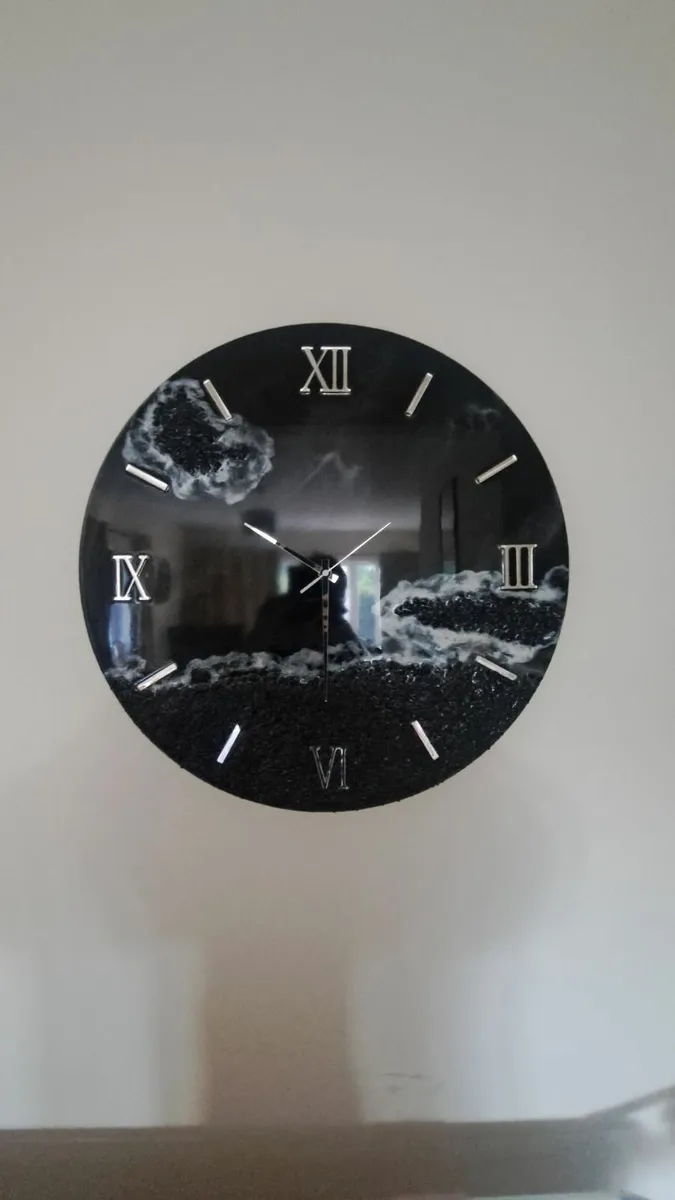 Resin wall clocks - Image 3