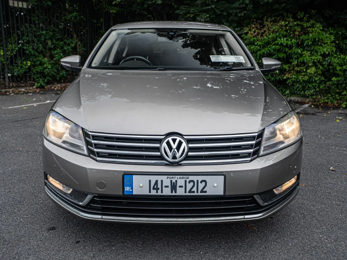 Volkswagen Passat 2014 - Image 2
