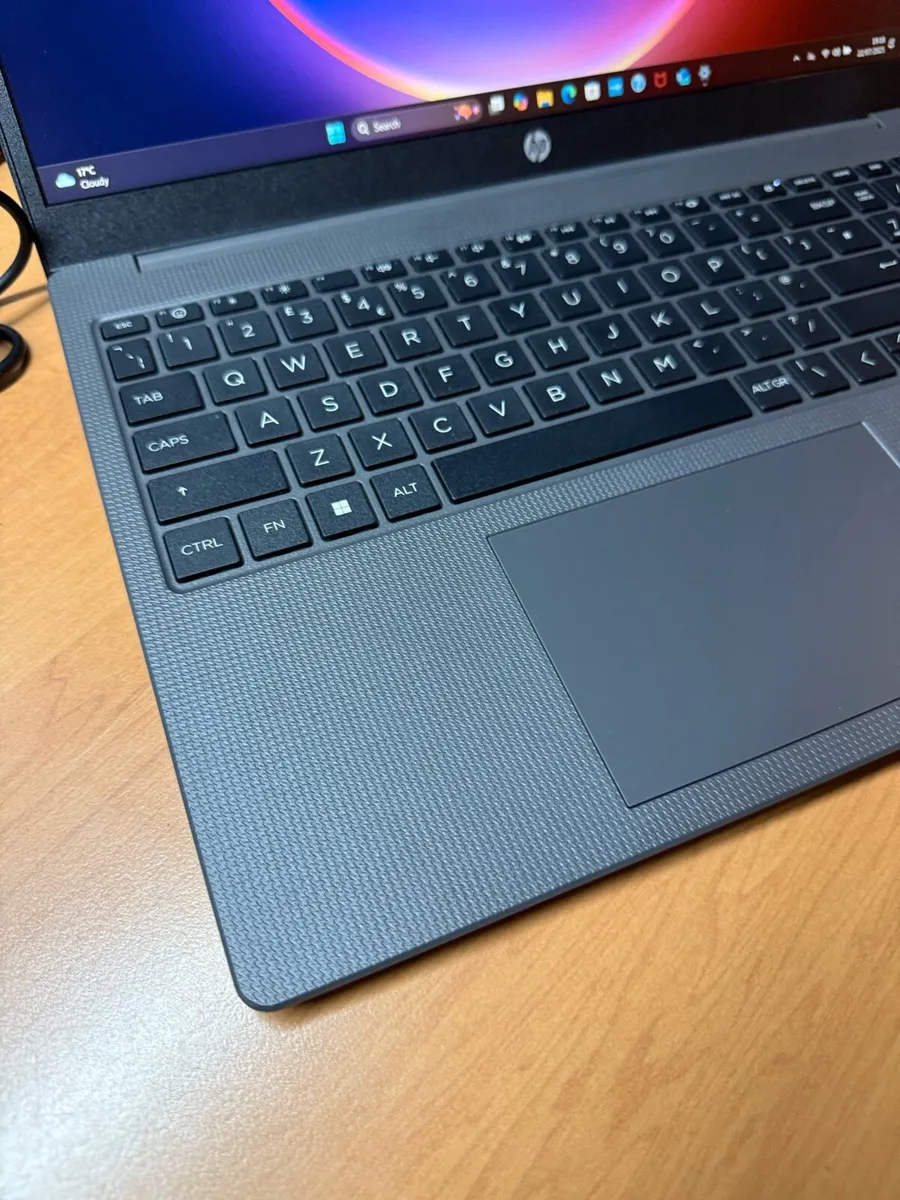 HP Laptop i5 pro 13gen 16-512 w11 - Image 3