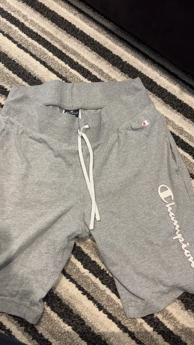 Grey Champion Shorts size M