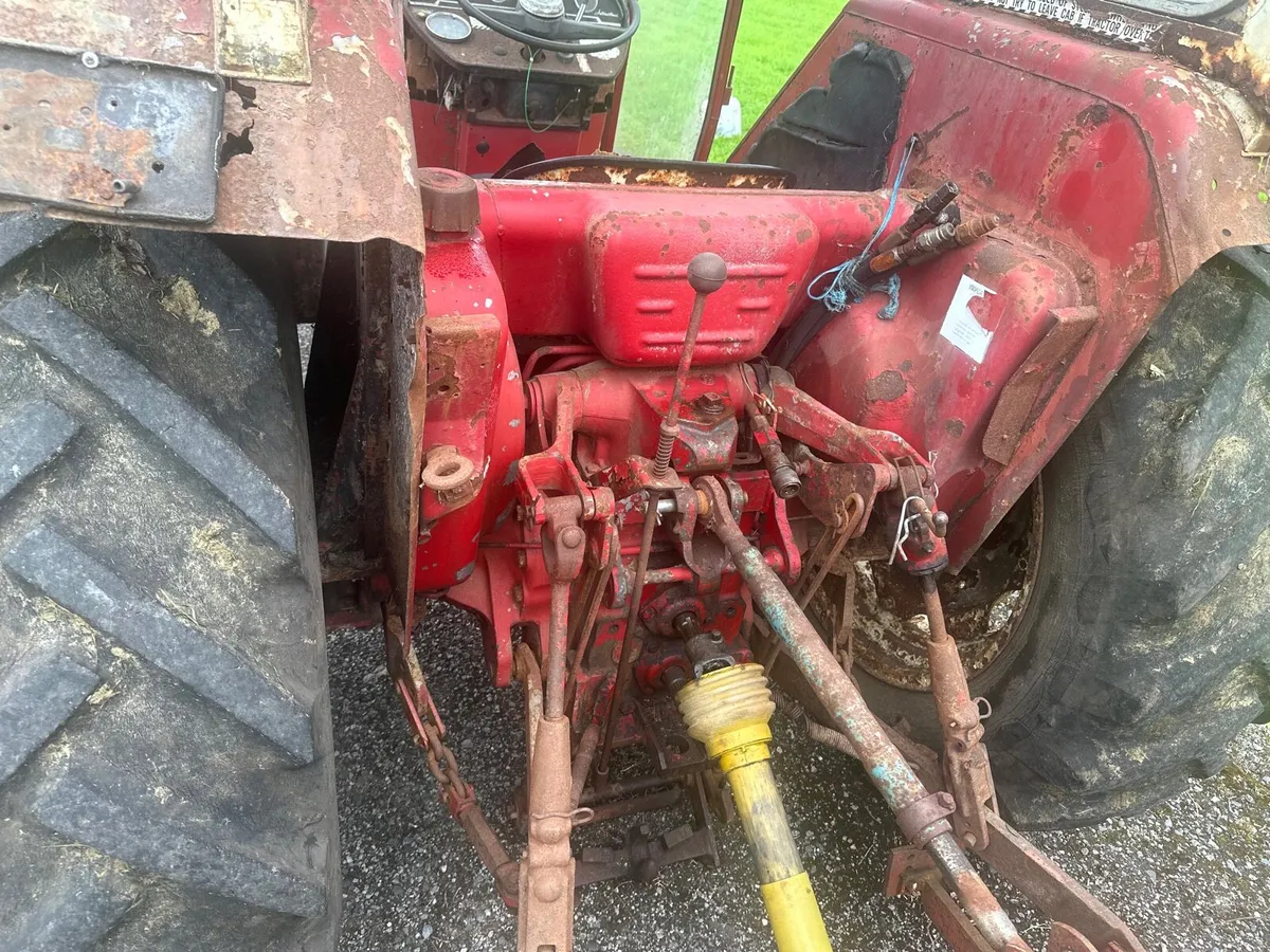 International tractor - Image 4