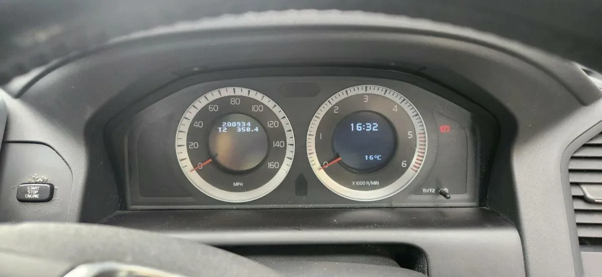 Volvo XC 60 2010 Automatic - Image 4