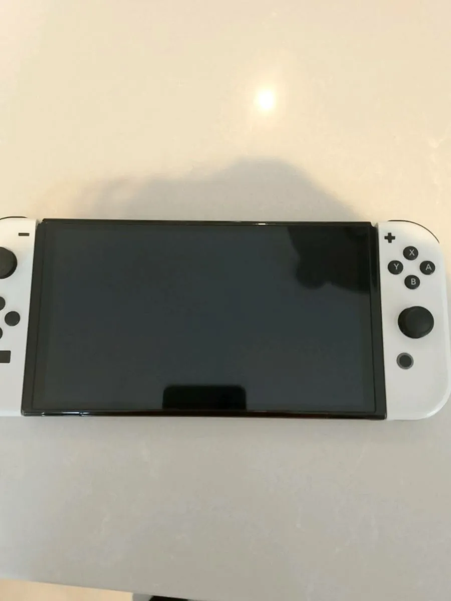 Nintendo Switch OLED - Image 4