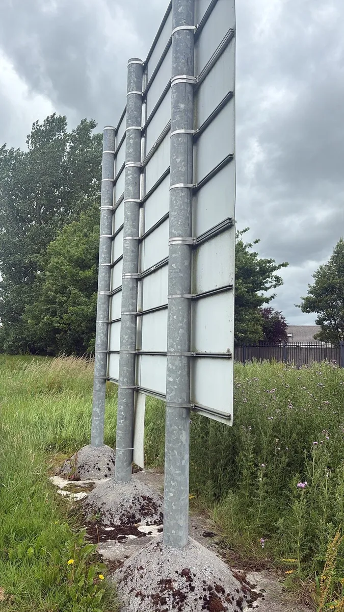 Sign - Image 3