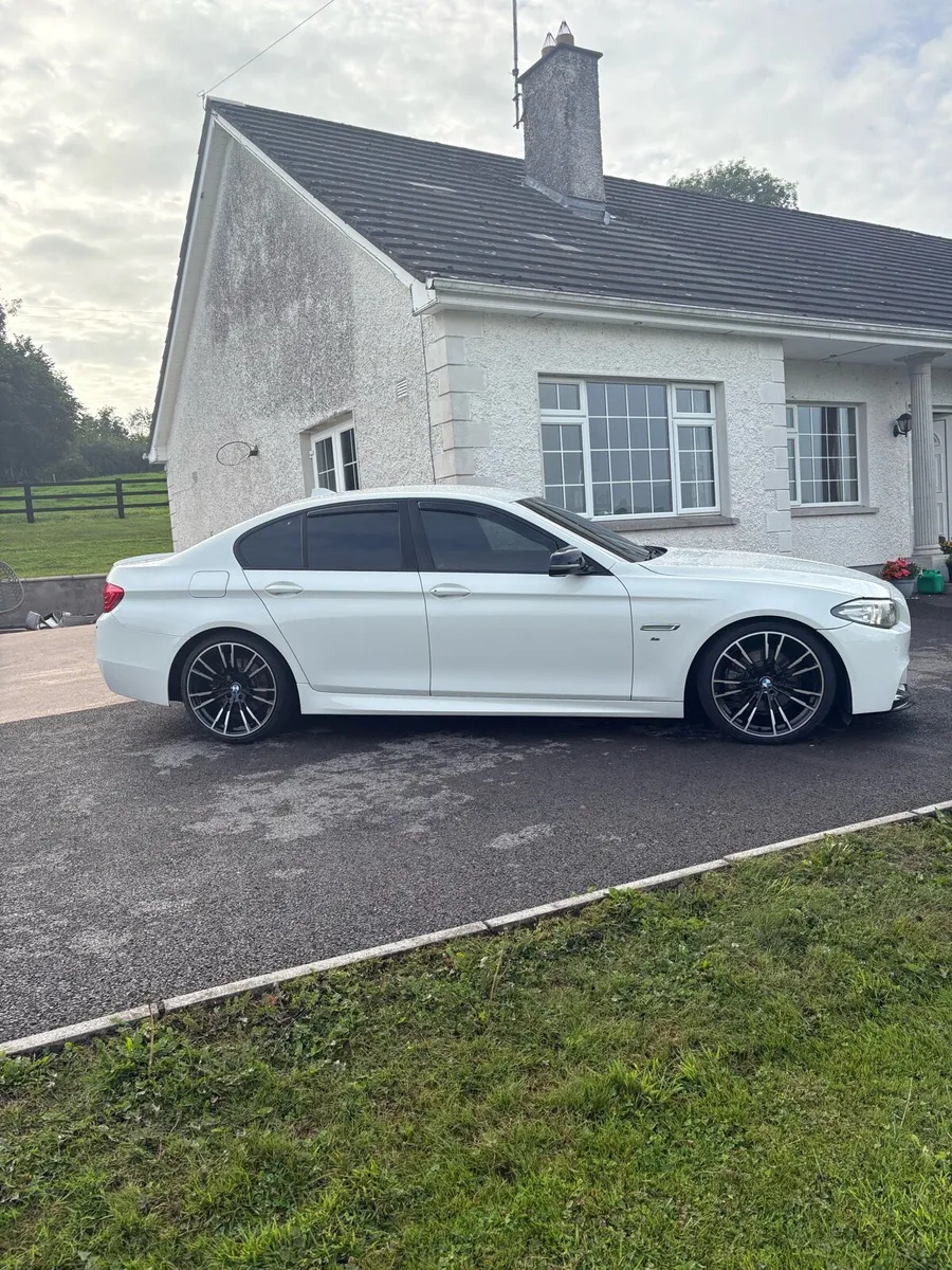 2014 BMW 5 Series M SPORT - Image 4