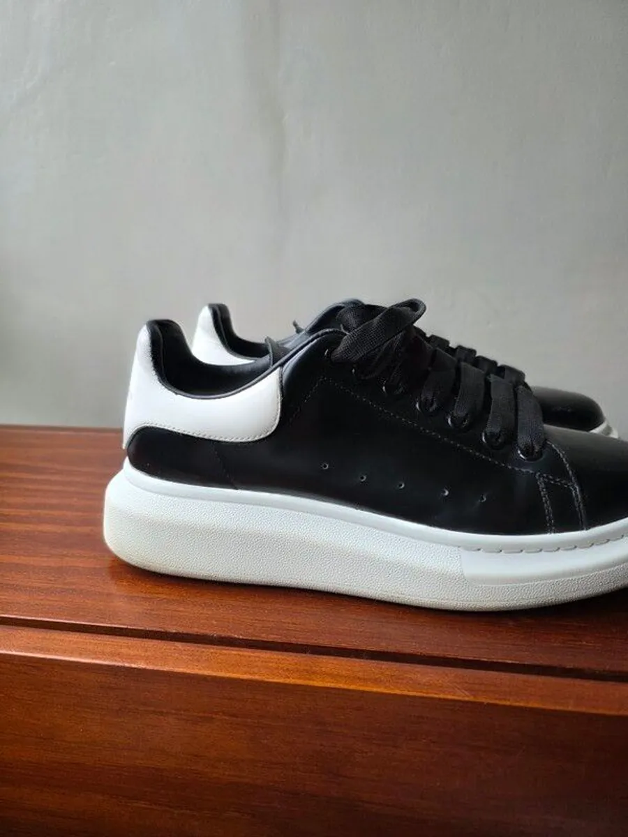 Alexander mcqueen black and white - Image 2