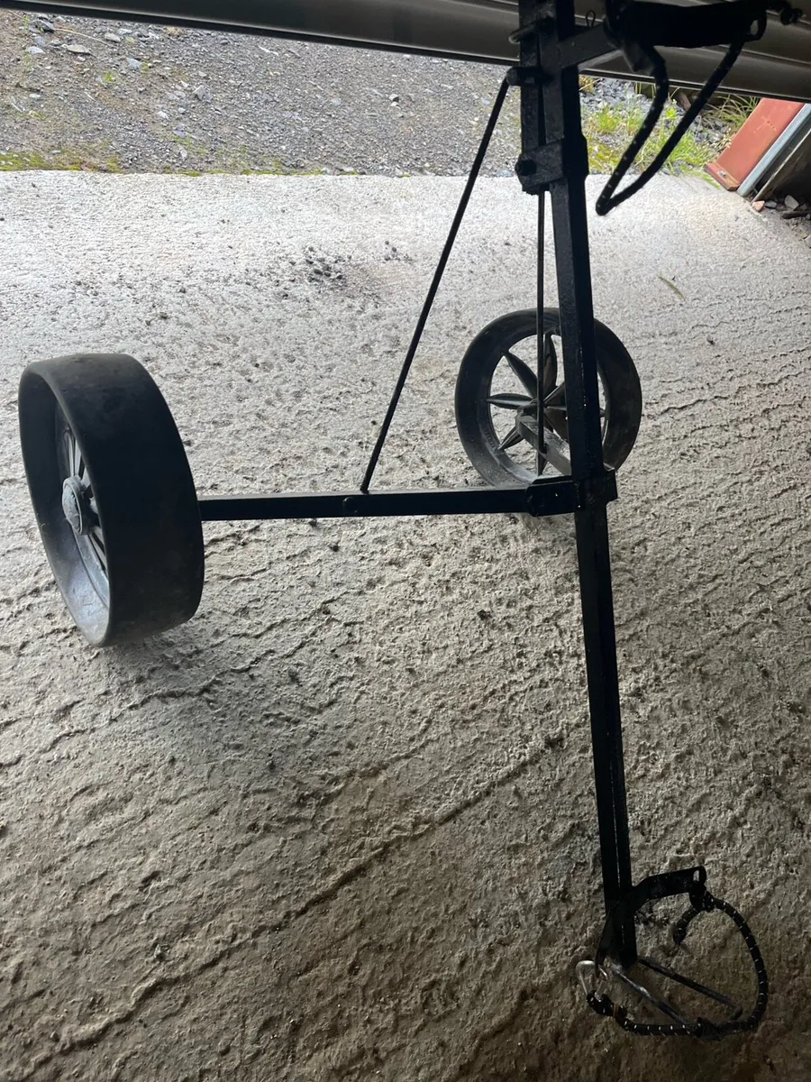 Golf trolley - Image 1