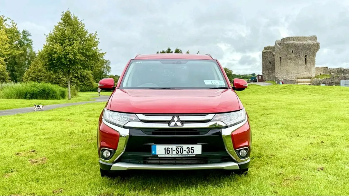 Mitsubishi Outlander  161 Diesel  4WD  7 Seater - Image 2