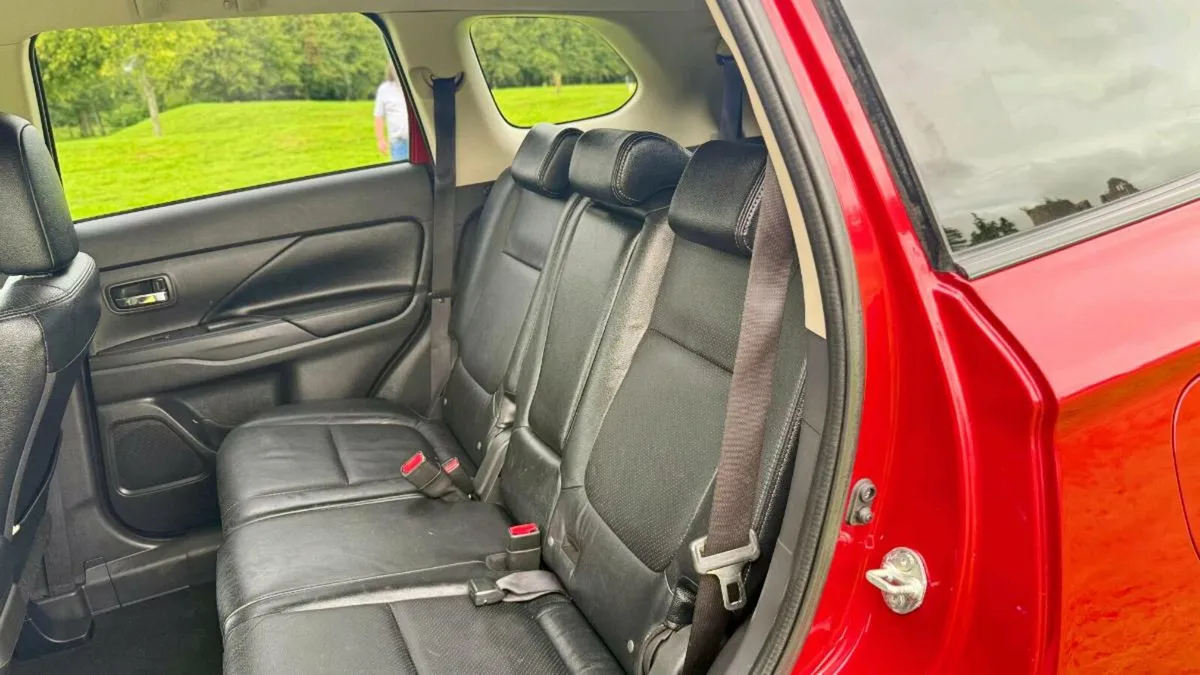 Mitsubishi Outlander  161 Diesel  4WD  7 Seater - Image 3