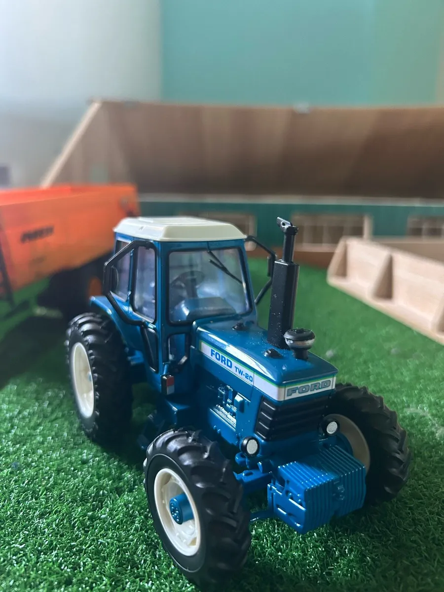 Cow shed,tractor,trailer models OPEN TO OFFERS - Image 2