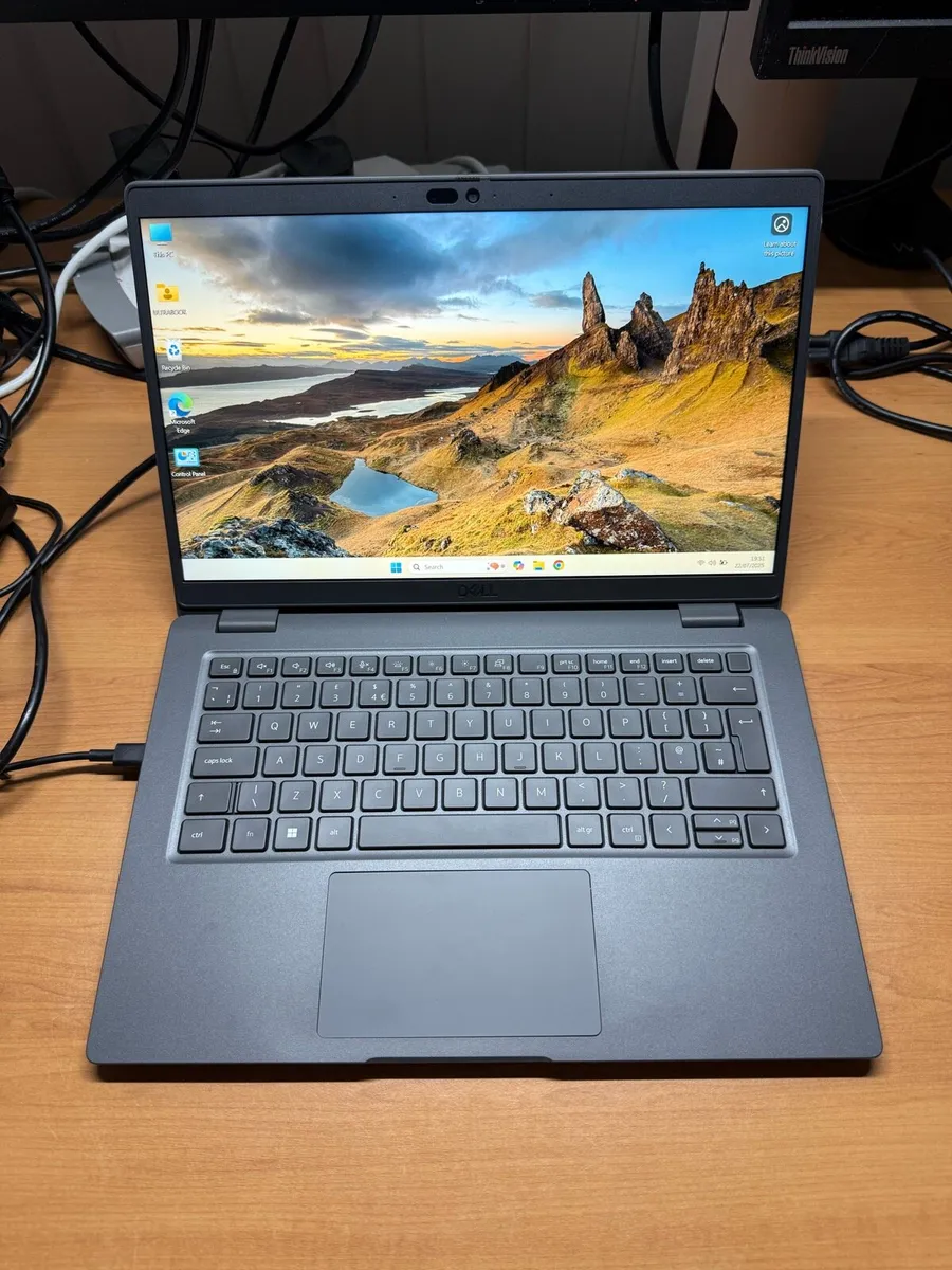 Dell laptop i5 13gen 32-256 win 11 pro - Image 1
