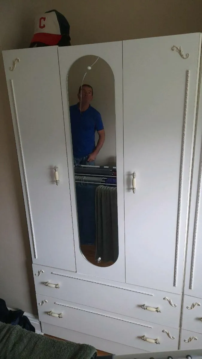 2 white cupboard - Image 2