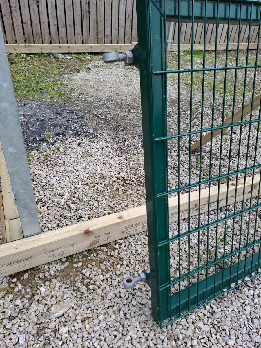 Gates - Image 3