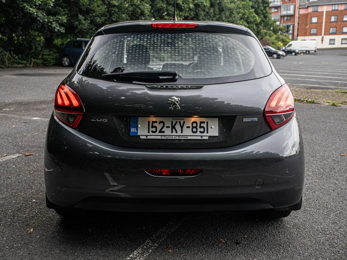 Peugeot 208 2015 - Image 3
