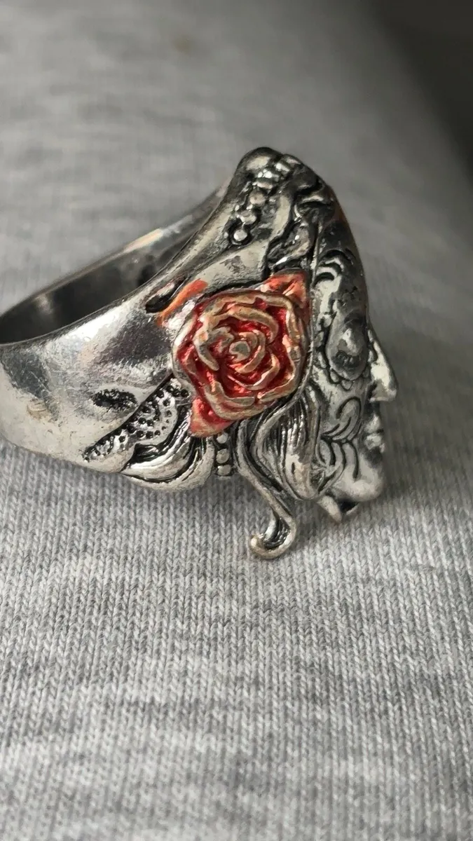 Silver Skulls Ring - Image 2