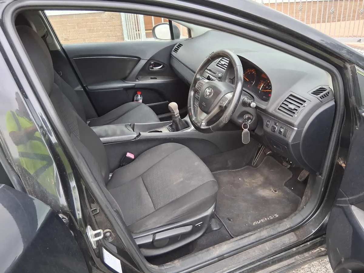 Toyota Avensis 2009 - Image 4