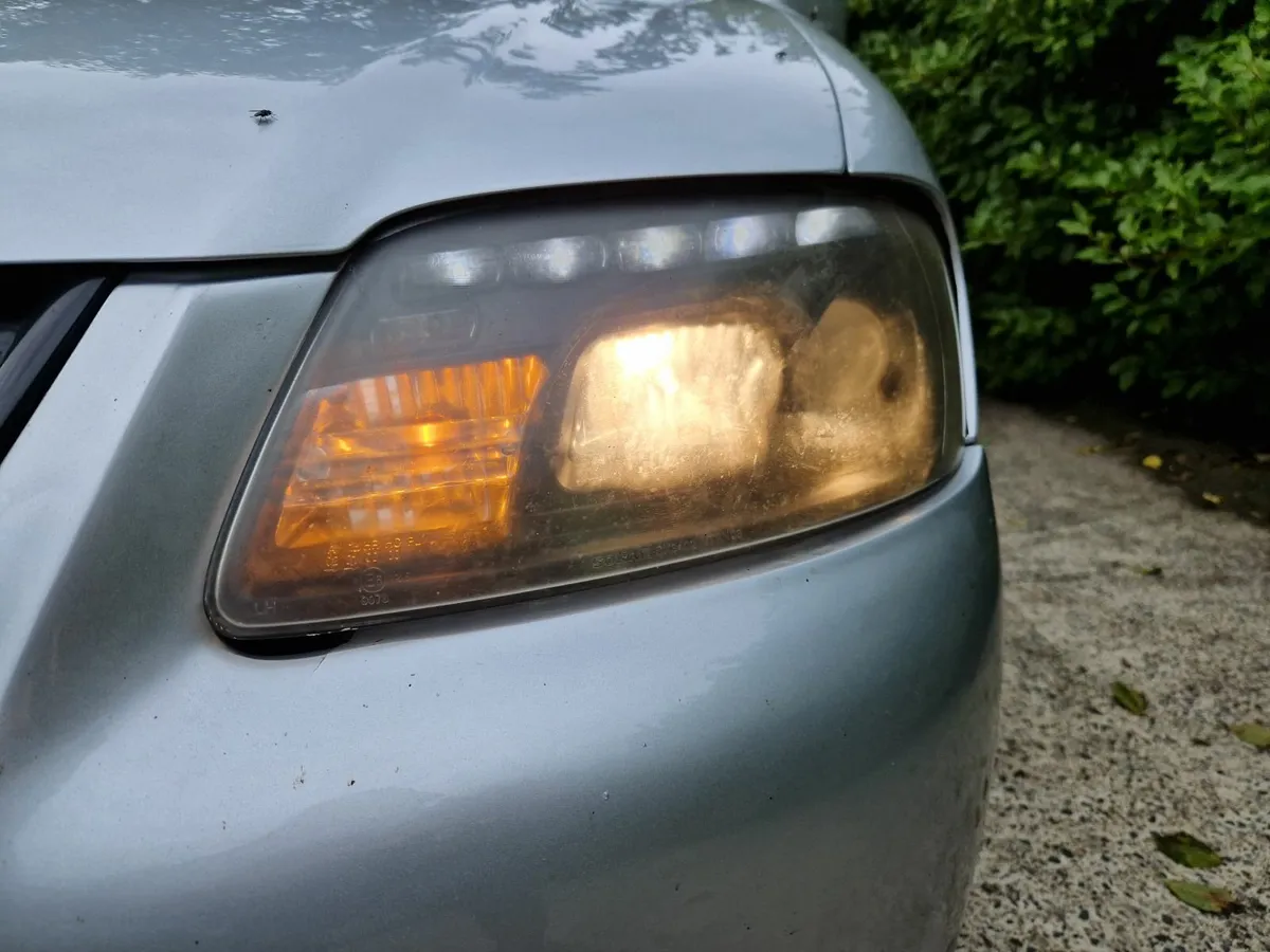 Volkswagen Caddy Mk3 DRL Headlights - Image 2
