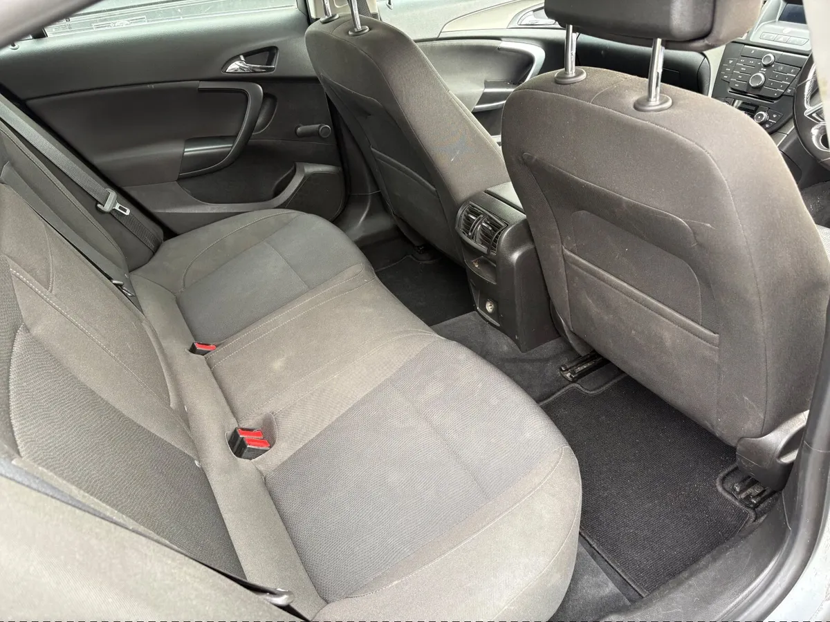 Vauxhall Insignia 2011 - Image 4