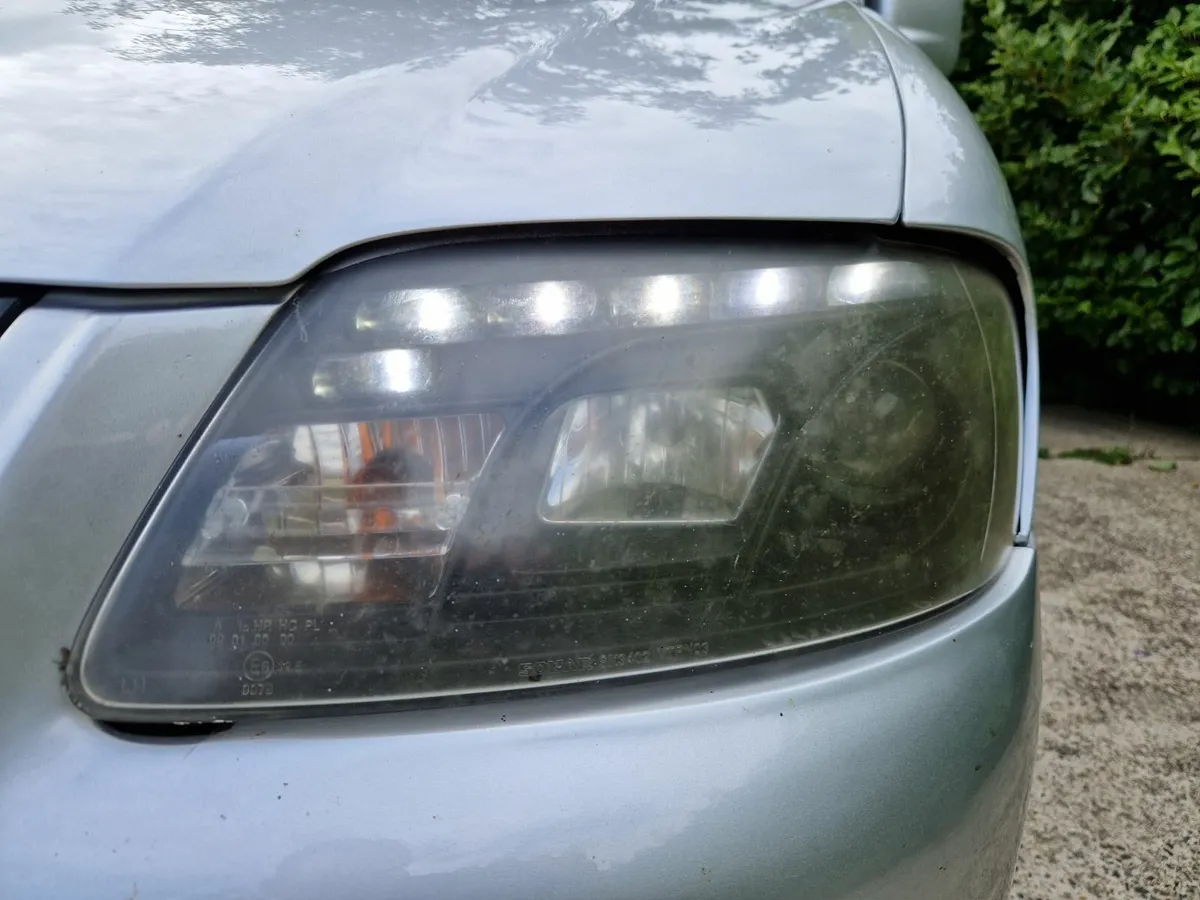 Volkswagen Caddy Mk3 DRL Headlights - Image 3