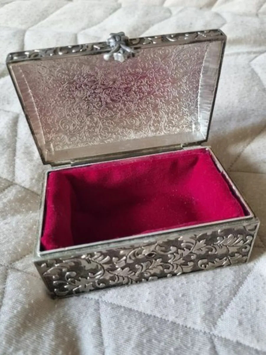 Vintage metal small box - Image 4