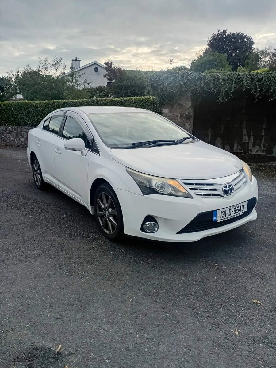 2013 Toyota Avensis - Image 1