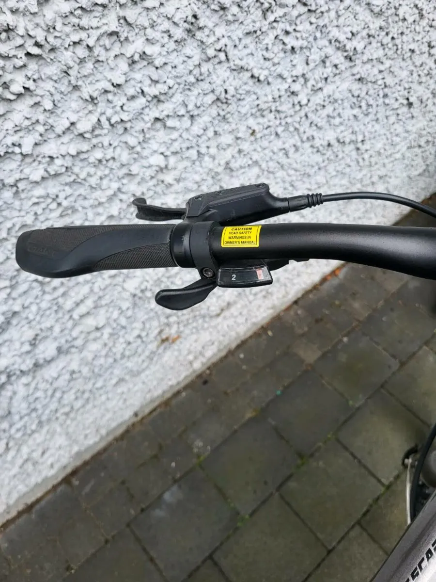 Bike - Hybrid - Giant Escape - Image 4
