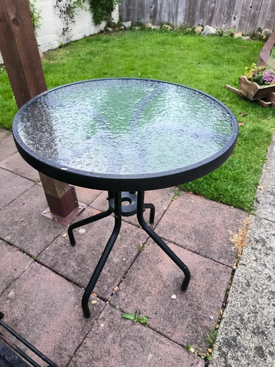 Garden furniture - Image 1