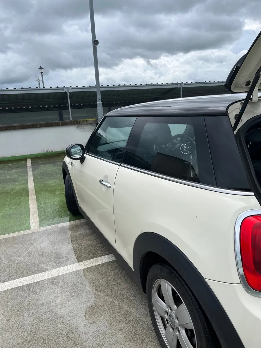 Mini Cooper 2017 - Image 1
