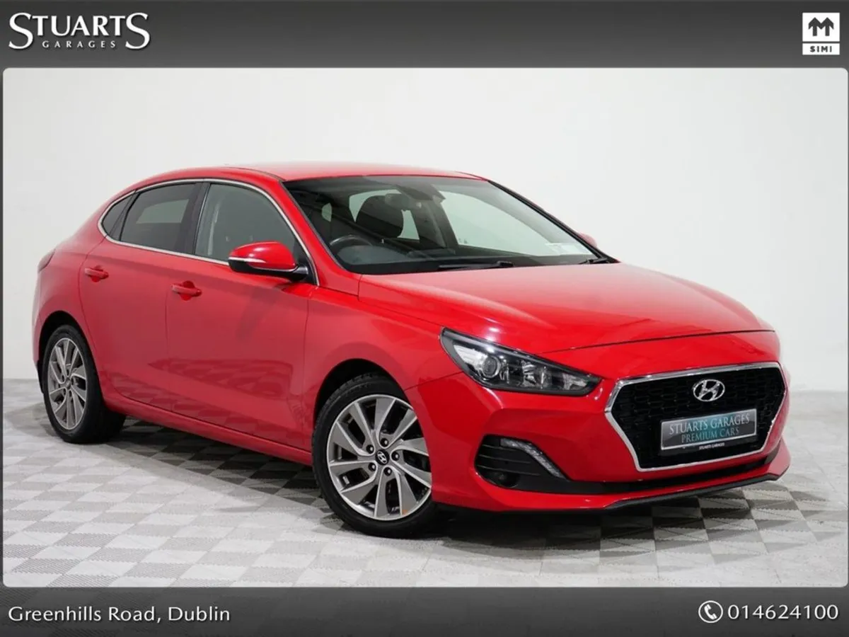Hyundai i30 I30 Fastback 5dr fire Red  Apple Carp - Image 1